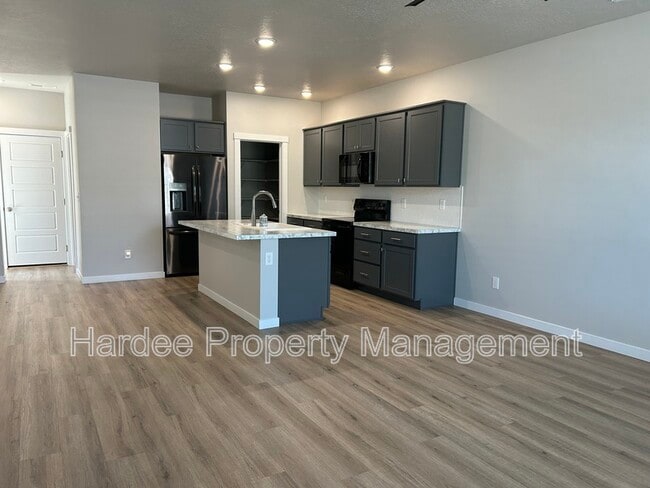 Building Photo - 4987 W Avilla Dr