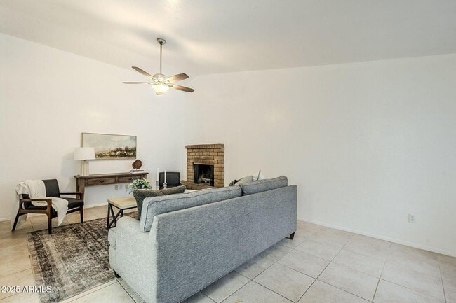 Building Photo - 16 W Loma Vista Dr