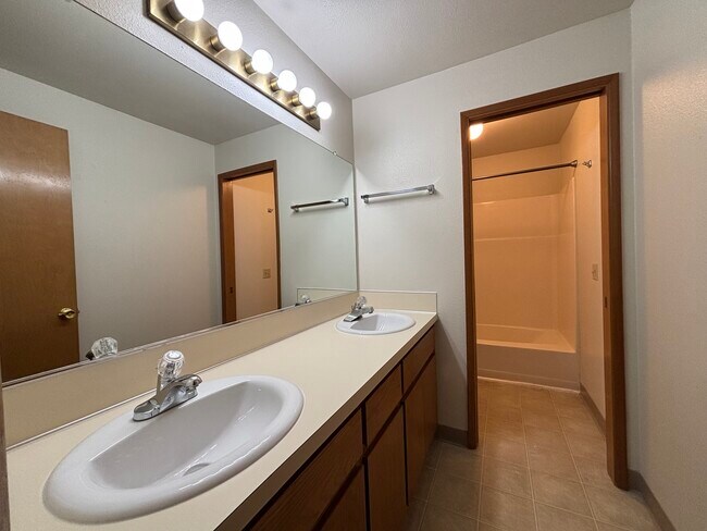 Building Photo - 7050 SW 174th Ave