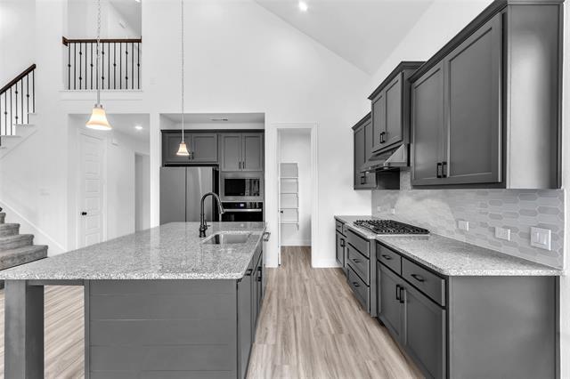 Building Photo - 2410 Thavie St