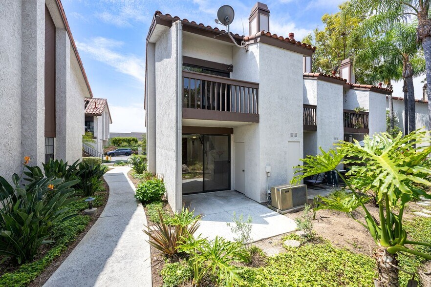 Building Photo - 319 Molokai Dr
