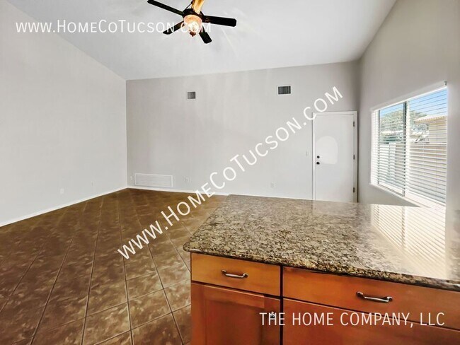 Building Photo - 9232 E Big Sky Ln
