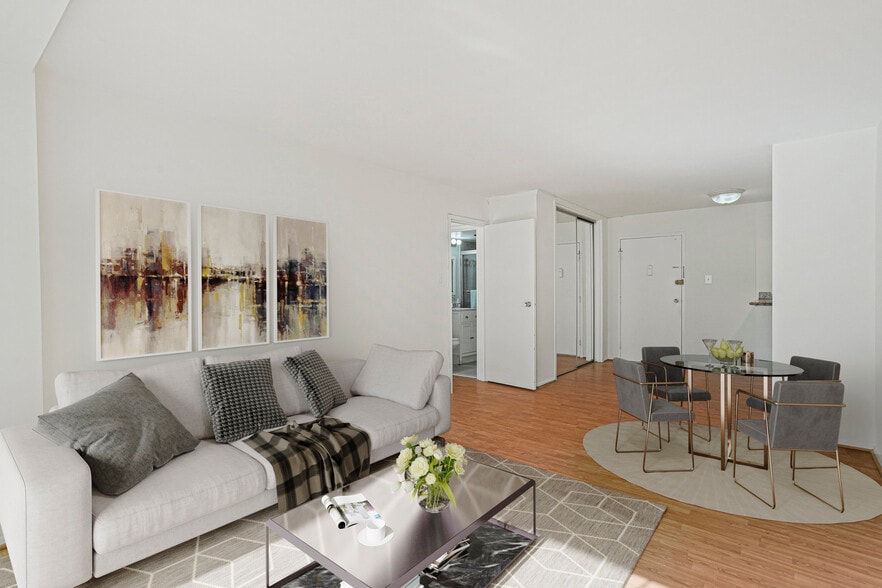 Roomm for over sized couch - 2401 H St NW