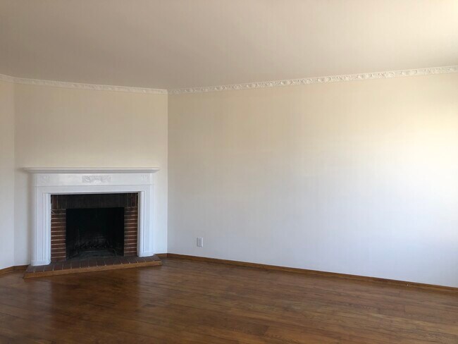 Building Photo - 2233 Taraval St