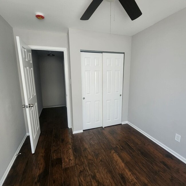 Building Photo - Spacious 3 bedroom house in Lehigh Manor