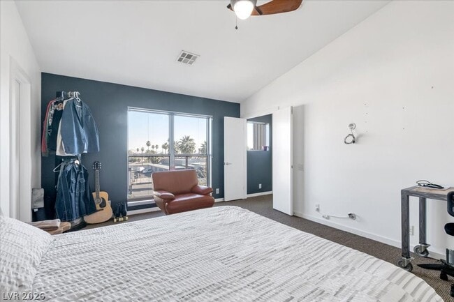 Building Photo - 2014 Pin Oak Ave