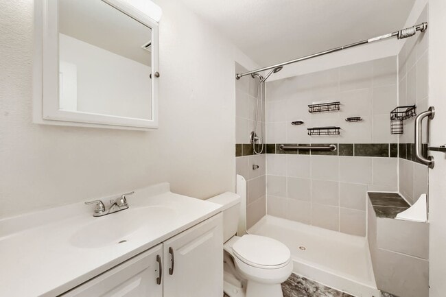 Building Photo - 5389 E Manchester Dr