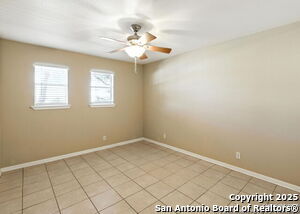 Building Photo - 661 Floral Cir