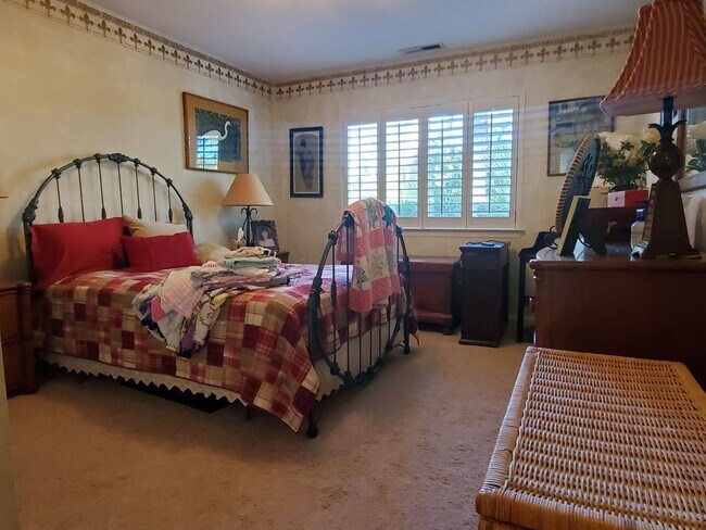 Building Photo - 6 Club Course Ln