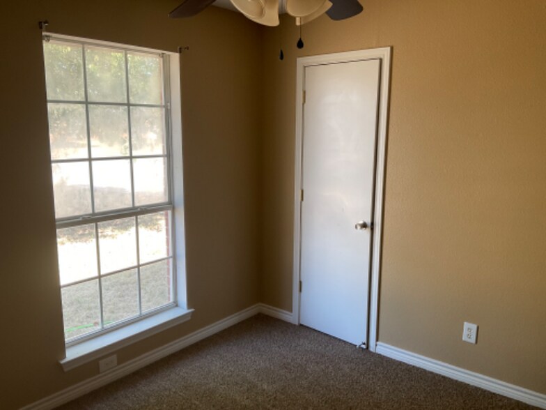 Building Photo - 5107 Untalan St