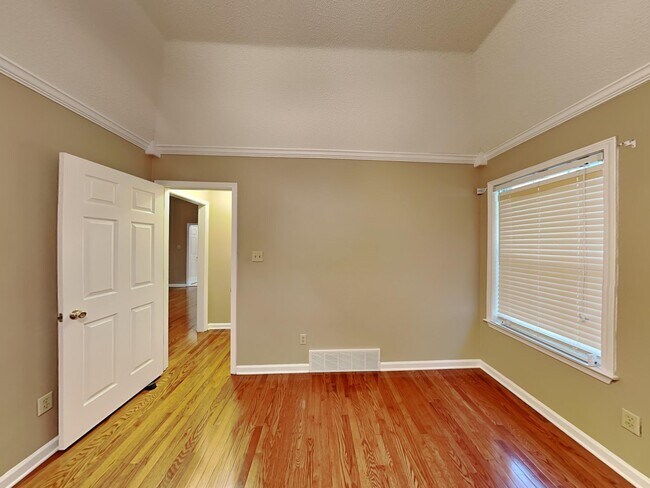 Building Photo - 2966 Woodland Ash Cove