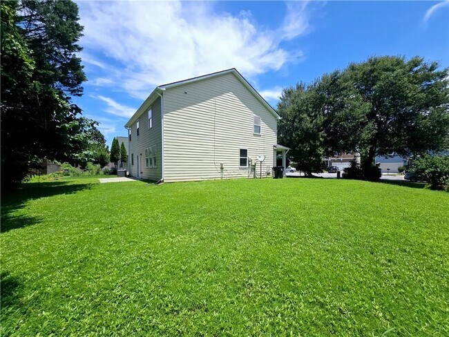 Building Photo - 1273 Lanier Springs Dr NE