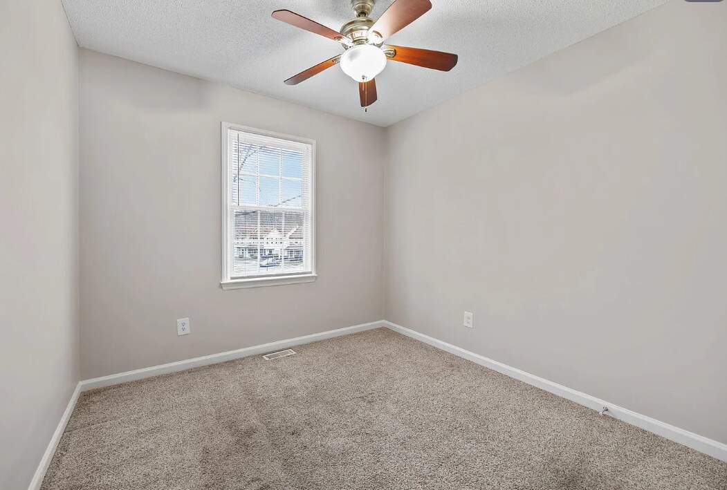 Building Photo - 831 Dalewood Dr