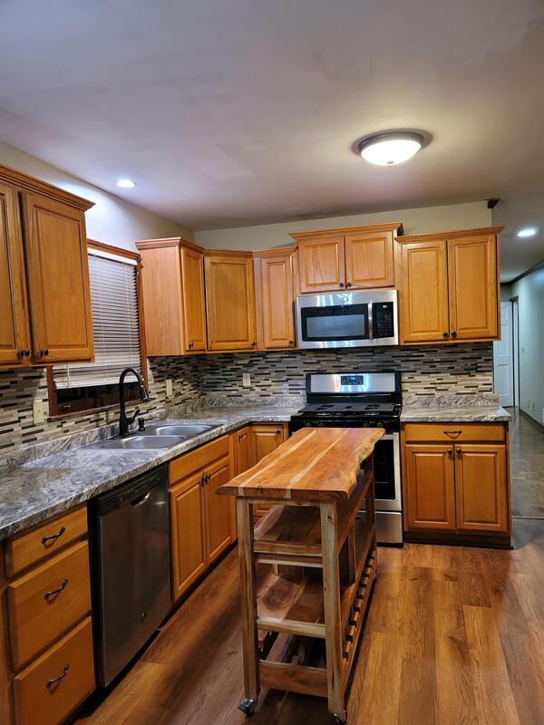 Building Photo - 449 Hickory Trl
