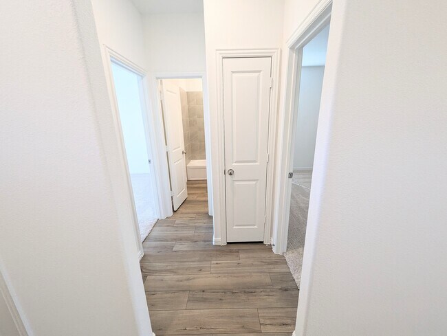 Building Photo - 14821 Lone Rock Lane