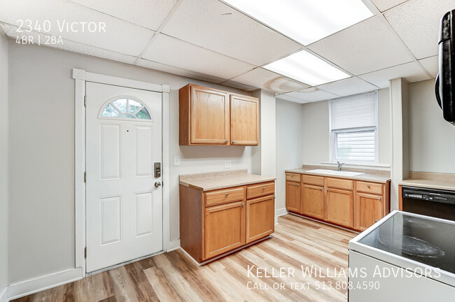 Building Photo - 2340 Victor-