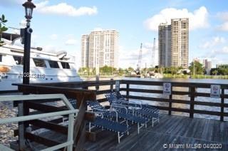 Building Photo - 19901 E Country Club Dr