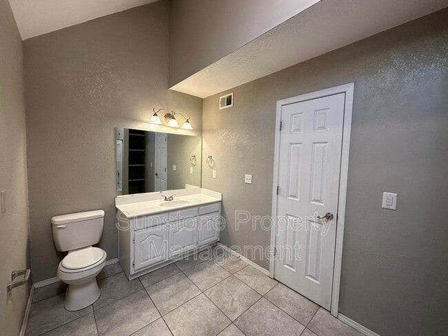 Building Photo - 12303 E 87th St N