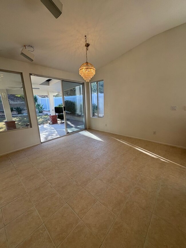 Building Photo - Beautiful Horsethief Canyon Ranch Home located in Corona