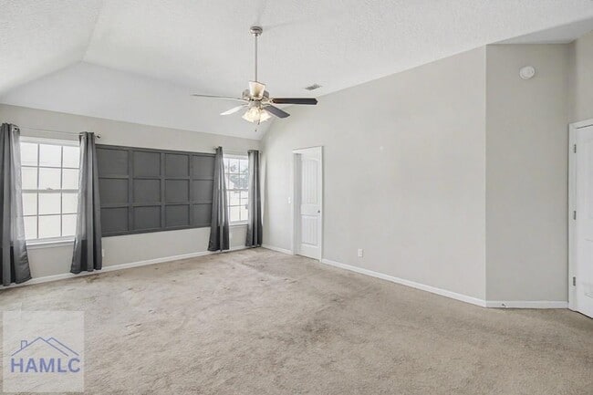 Building Photo - 976 Oak Crest Dr