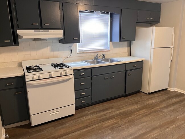 Building Photo - 1944 Shelby St