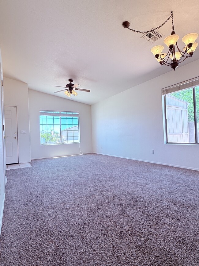 Building Photo - 8010 N Siskiyou Dr