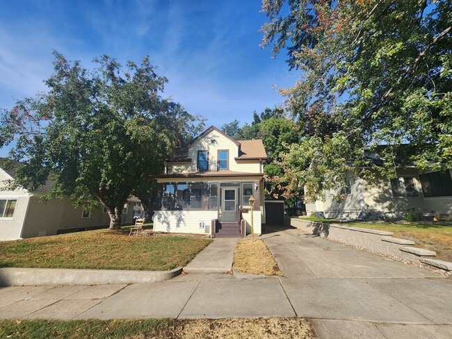 Primary Photo - 907 S Walts Ave