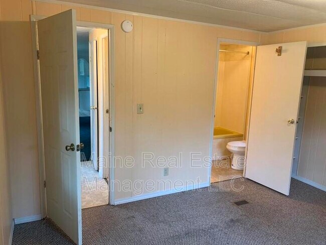 Building Photo - 3 Sweet Fern Dr