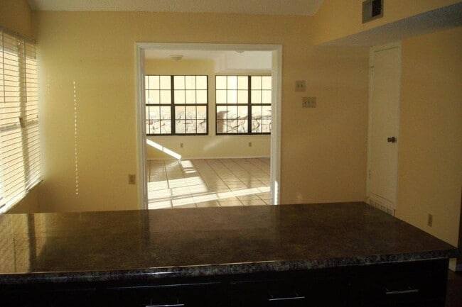 Building Photo - 7401 Lakehurst Rd