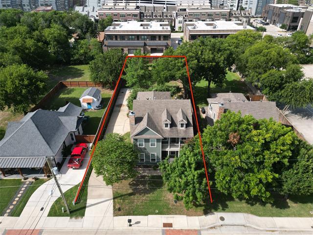 Building Photo - 220 Lamar St