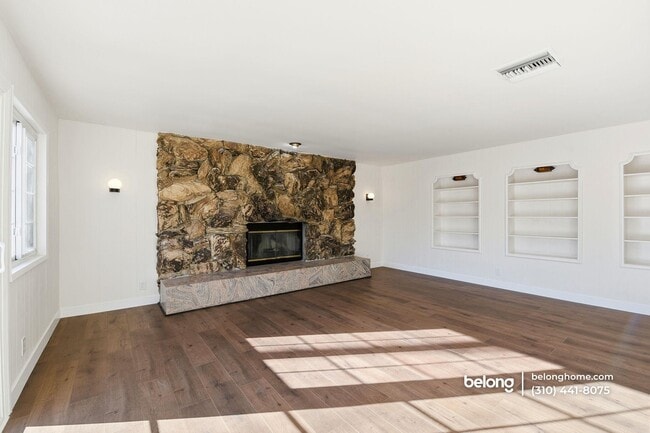 Building Photo - 6539 Petit Ave