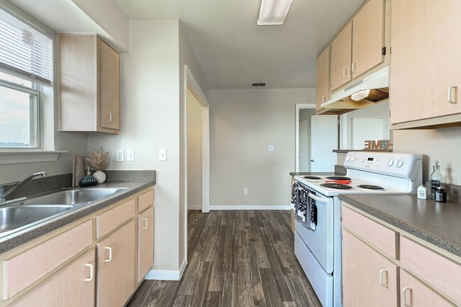 Modern Kitchen at Rancho de Luna - Rancho de Luna