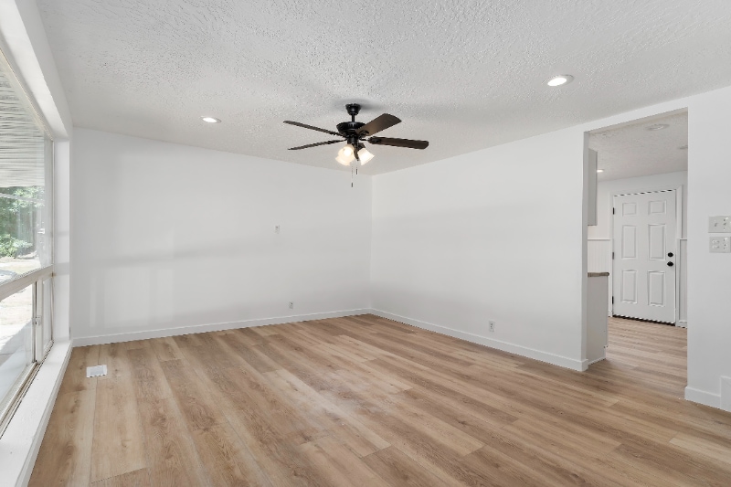 Building Photo - 7 E Diamond St