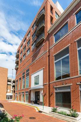 Building Photo - 1124 Lake St