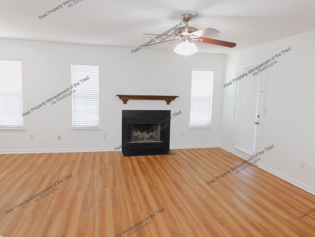 Building Photo - 7 Meadowood Glen Way