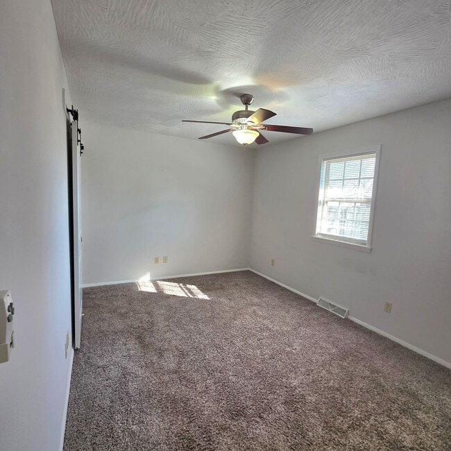 Building Photo - 3 Bedroom, 2 Bath, 2-Car Garage Home for Rent