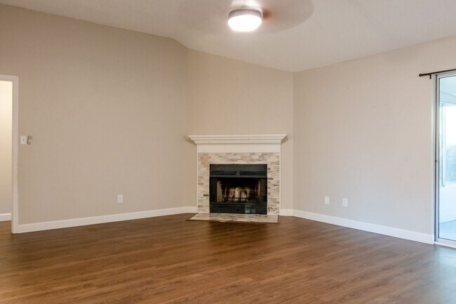 Building Photo - 3/2 located in Ft. Walton Beach