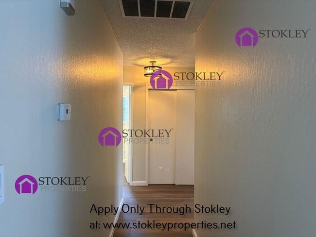 Building Photo - 18 Bonnie Pl