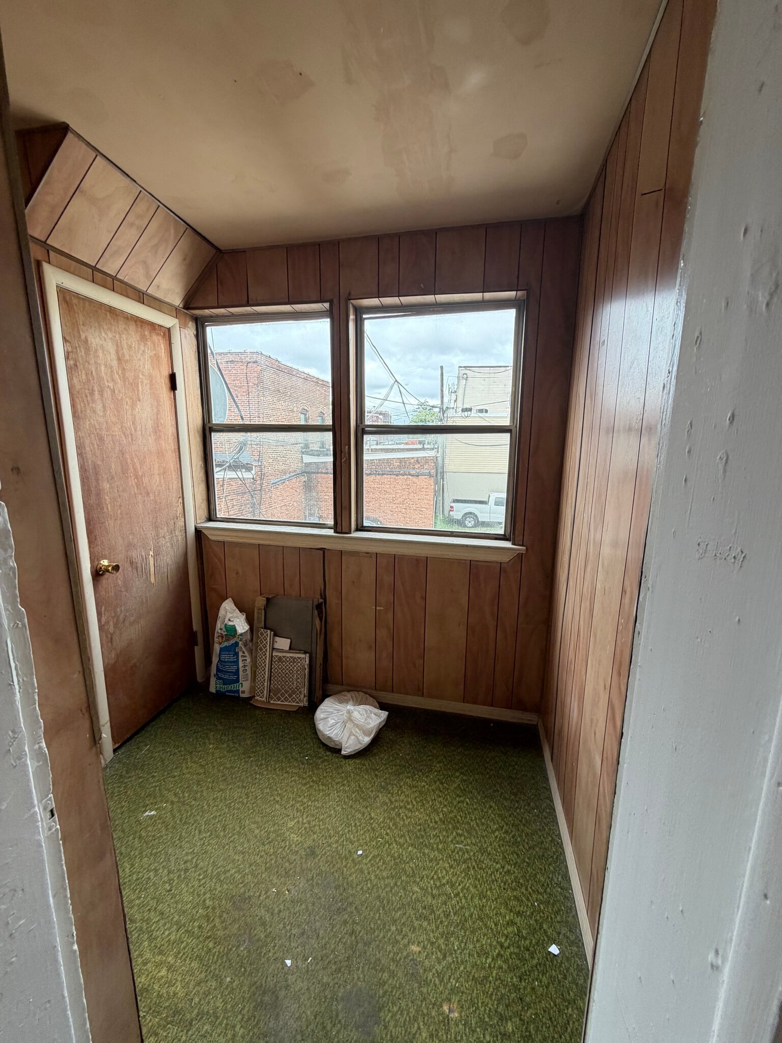 Extra storage closet - 147 Ferry St