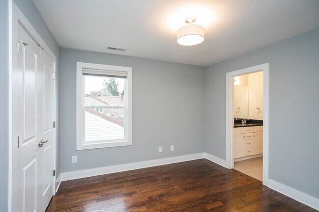 Building Photo - 2020 14th Ave N
