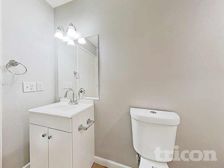 Building Photo - 12305 Paloma Blanca Way