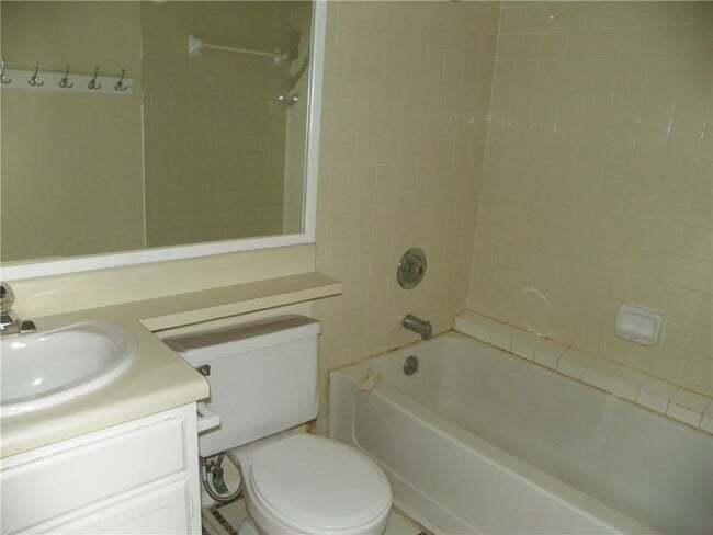 Building Photo - 11901 Swearingen Dr