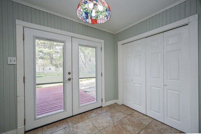 Building Photo - 1707 Key St