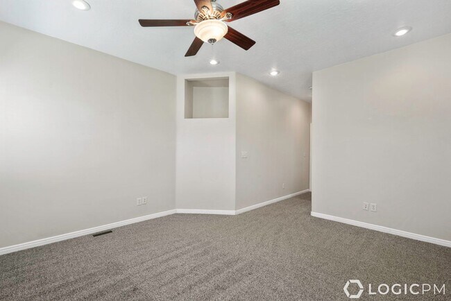 Building Photo - Beautiful Home in Amazing Location!