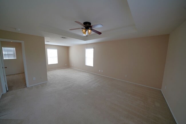 Building Photo - Beautifully maintained home for lease! - Realtor Commission: $500