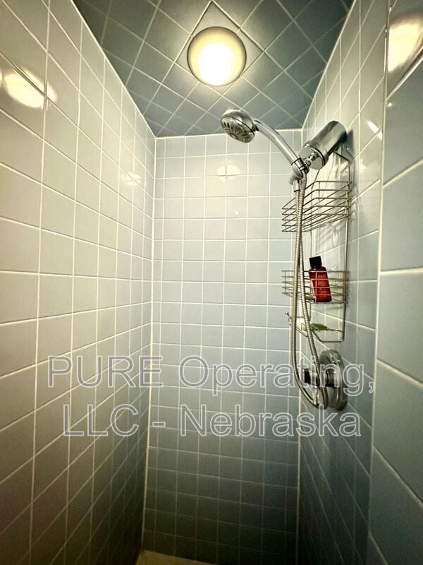 Building Photo - 1024 N 74th Ave