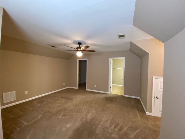 Building Photo - Nashboro Village End Unit Townhome with 2 ...