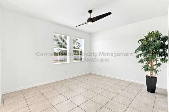 Building Photo - 865 Spring Palms Lp