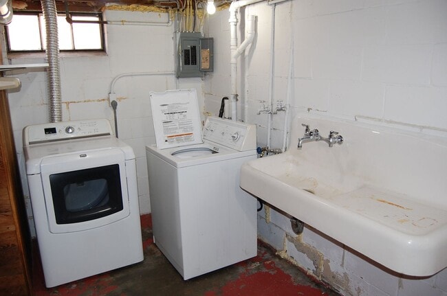 Building Photo - Great house in NE Lincoln!