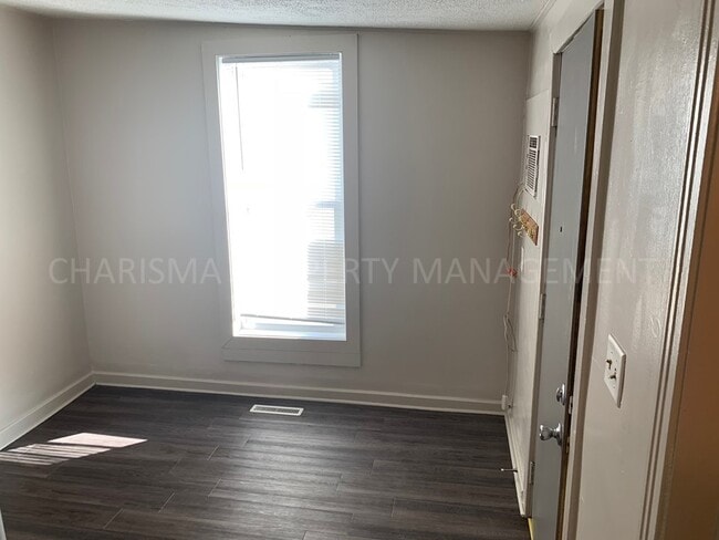 Building Photo - ONE BEDROOM LOCATED IN DOWNTOWN SIOUX FALLS.